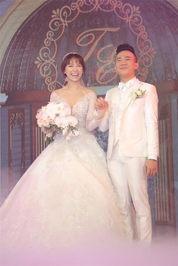 Sao Việt thay váy cưới như chạy show: Đàm Thu Trang đổi liền 3 bộ nhưng còn có người thay liền 5 bộ chỉ trong 1 ngày - Ảnh 10. Sao Việt thay váy cưới như chạy show: Đàm Thu Trang đổi liền 3 bộ nhưng còn có người thay liền 5 bộ chỉ trong 1 ngày - Ảnh 10.
