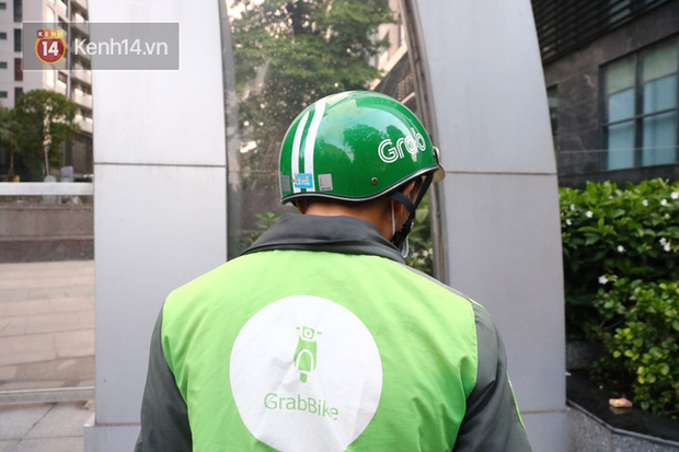 Chạy Grab kiếm 30 triệu/tháng, nam sinh Hà Nội tiết lộ những mặt tối phía sau chuyện bùng hàng cùng hiểm nguy chết người của nghề xe ôm công nghệ - Ảnh 3. Chạy Grab kiếm 30 triệu/tháng, nam sinh Hà Nội tiết lộ những mặt tối phía sau chuyện bùng hàng cùng hiểm nguy chết người của nghề xe ôm công nghệ - Ảnh 3.