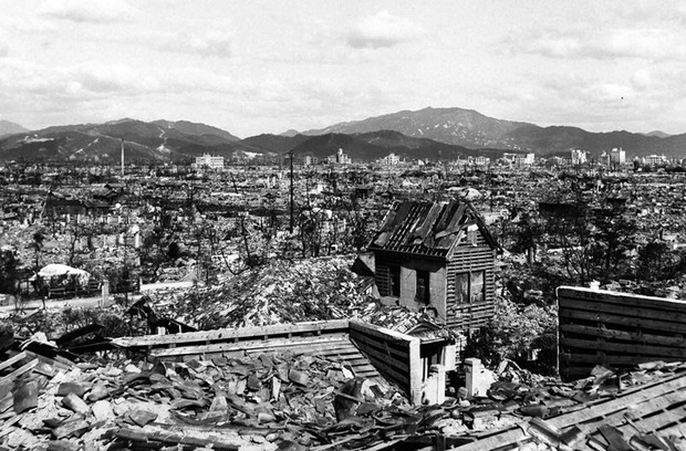 Ám ảnh cảnh trái ngược nhau ở Hiroshima trước và sau khi bị ném bom - Ảnh 15.