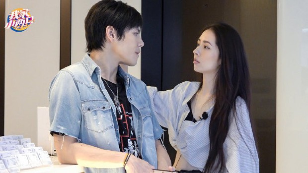 Đám cưới đột ngột nhất Cbiz: Tình cũ Seungri và cháu nội trùm xã hội đen Hong Kong bí mật tổ chức hôn lễ tại Ý - Ảnh 7. Đám cưới đột ngột nhất Cbiz: Tình cũ Seungri và cháu nội trùm xã hội đen Hong Kong bí mật tổ chức hôn lễ tại Ý - Ảnh 7.