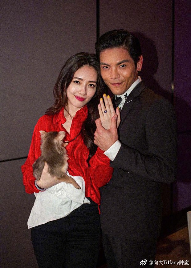 Đám cưới đột ngột nhất Cbiz: Tình cũ Seungri và cháu nội trùm xã hội đen Hong Kong bí mật tổ chức hôn lễ tại Ý - Ảnh 3. Đám cưới đột ngột nhất Cbiz: Tình cũ Seungri và cháu nội trùm xã hội đen Hong Kong bí mật tổ chức hôn lễ tại Ý - Ảnh 3.