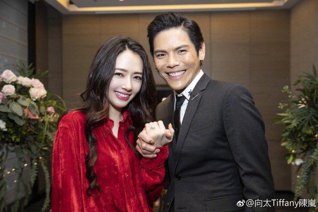 Đám cưới đột ngột nhất Cbiz: Tình cũ Seungri và cháu nội trùm xã hội đen Hong Kong bí mật tổ chức hôn lễ tại Ý - Ảnh 4. Đám cưới đột ngột nhất Cbiz: Tình cũ Seungri và cháu nội trùm xã hội đen Hong Kong bí mật tổ chức hôn lễ tại Ý - Ảnh 4.