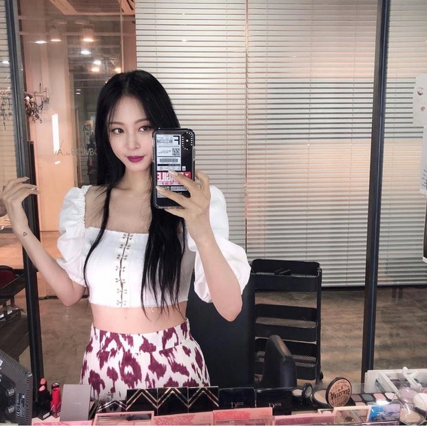 Rần rần màn khen idol gắt nhất Kbiz: Fan khen bằng ngôn từ tục tĩu, mỹ nhân Han Ye Seul đáp trả còn bá đạo hơn - Ảnh 2. Rần rần màn khen idol gắt nhất Kbiz: Fan khen bằng ngôn từ tục tĩu, mỹ nhân Han Ye Seul đáp trả còn bá đạo hơn - Ảnh 2.