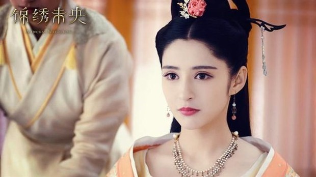 5 mỹ nhân “đệ nhất thiên hạ” trên màn ảnh Hoa ngữ: Thượng thần Dương Mịch bít cửa trước cô cô Lý Nhược Đồng - Ảnh 3. 5 mỹ nhân “đệ nhất thiên hạ” trên màn ảnh Hoa ngữ: Thượng thần Dương Mịch bít cửa trước cô cô Lý Nhược Đồng - Ảnh 3.