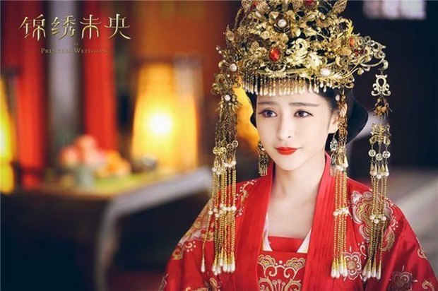 5 mỹ nhân “đệ nhất thiên hạ” trên màn ảnh Hoa ngữ: Thượng thần Dương Mịch bít cửa trước cô cô Lý Nhược Đồng - Ảnh 1. 5 mỹ nhân “đệ nhất thiên hạ” trên màn ảnh Hoa ngữ: Thượng thần Dương Mịch bít cửa trước cô cô Lý Nhược Đồng - Ảnh 1.