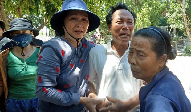 Ly kỳ chuyện cá heo chỉ đường cứu 41 ngư dân Quảng Nam thoát chết - Ảnh 4. Ly kỳ chuyện cá heo chỉ đường cứu 41 ngư dân Quảng Nam thoát chết - Ảnh 4.