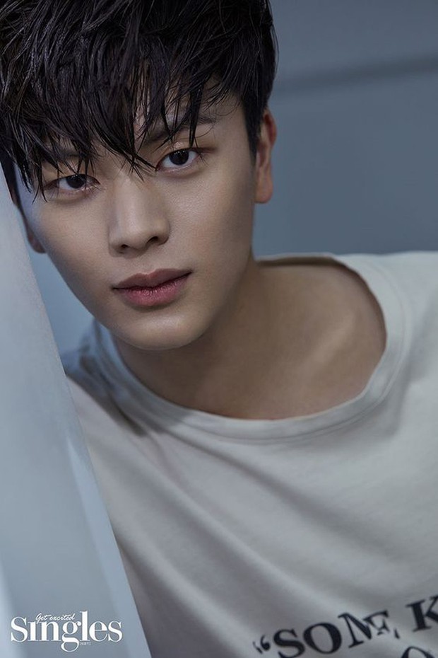 Hội em út vàng tài năng và quyền lực nhất Kpop: Tuổi trẻ tài cao, nhan sắc vạn người mê và sở hữu lượng fan hùng hậu - Ảnh 13. Hội em út vàng tài năng và quyền lực nhất Kpop: Tuổi trẻ tài cao, nhan sắc vạn người mê và sở hữu lượng fan hùng hậu - Ảnh 13.