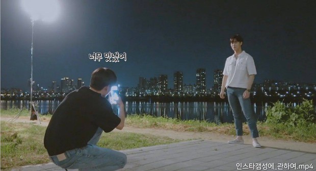 Từng gây sốt MXH vì chụp hình Đà Nẵng đẹp như tạp chí, ai dè cựu mỹ nam Wanna One đến lúc chụp cho bạn thì lại đổ bể thế này - Ảnh 2.
