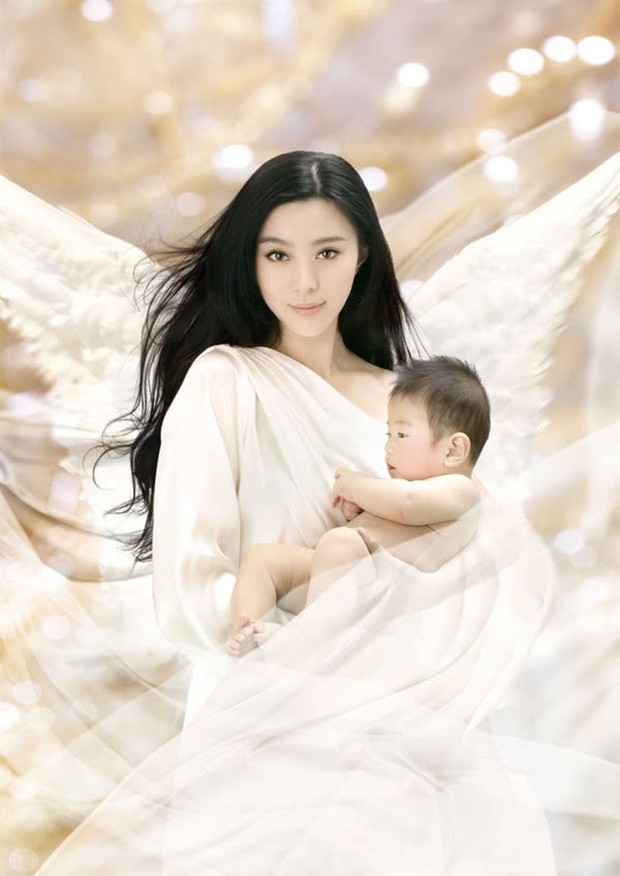 Rộ hình ảnh Phạm Băng Băng ôm con mừng ngày đầy tháng và sự thực phũ phàng đằng sau - Ảnh 3. Rộ hình ảnh Phạm Băng Băng ôm con mừng ngày đầy tháng và sự thực phũ phàng đằng sau - Ảnh 3.