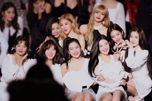 Chỉ vừa mới bình luận dạo khen nhau xinh, Jisoo (BLACKPINK) và Seulgi (Red Velvet) đã làm fan phát cuồng đòi collab gấp - Ảnh 5. Chỉ vừa mới bình luận dạo khen nhau xinh, Jisoo (BLACKPINK) và Seulgi (Red Velvet) đã làm fan phát cuồng đòi collab gấp - Ảnh 5.