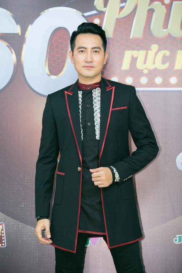 Nguyễn Phi Hùng được làm rõ tin đồn cặp kè bầu sô Thủy Nguyễn và xôn xao về giới tính - Ảnh 1. Nguyễn Phi Hùng được làm rõ tin đồn cặp kè bầu sô Thủy Nguyễn và xôn xao về giới tính - Ảnh 1.