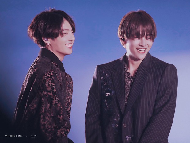 Knet choáng trước nhan sắc thật ngoài đời của 2 cậu em út Taekook (BTS), xếp cạnh nhau còn thần thánh hơn - Ảnh 12.