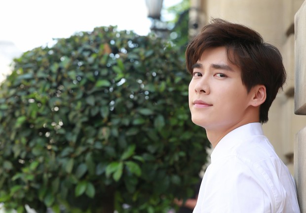 Ngoài Vương Nhất Bác, mỹ nam Lý Dịch Phong cũng là một tay cà khịa bạn diễn chính hiệu: Họ chê mập thì là bạn mập thôi! - Ảnh 1. Ngoài Vương Nhất Bác, mỹ nam Lý Dịch Phong cũng là một tay cà khịa bạn diễn chính hiệu: Họ chê mập thì là bạn mập thôi! - Ảnh 1.