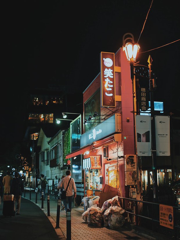 Một góc phố Harajuku về đêm (Ảnh: Unsplash).