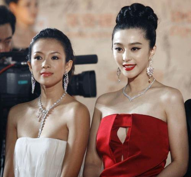 Khoảnh khắc vàng mỹ nhân Cbiz chung khung hình: Phạm Băng Băng áp đảo, Địch Lệ Nhiệt Ba hóa ra không như tung hô? - Ảnh 4. Khoảnh khắc vàng mỹ nhân Cbiz chung khung hình: Phạm Băng Băng áp đảo, Địch Lệ Nhiệt Ba hóa ra không như tung hô? - Ảnh 4.