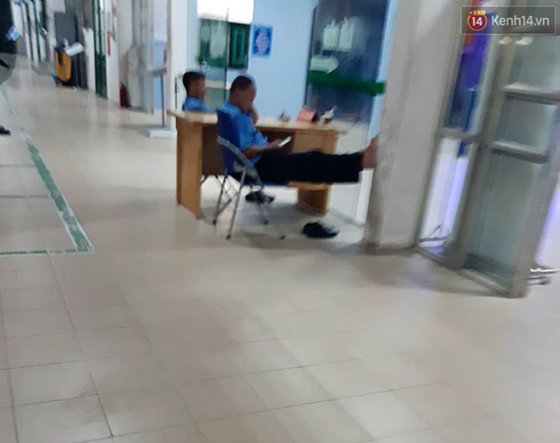 Vụ anh trai cầm dao truy sát cả nhà em gái: “Đưa các nạn nhân vào cấp cứu xong tôi vẫn chưa hết rùng mình, hung thủ ra tay dã man quá” - Ảnh 3. Vụ anh trai cầm dao truy sát cả nhà em gái: “Đưa các nạn nhân vào cấp cứu xong tôi vẫn chưa hết rùng mình, hung thủ ra tay dã man quá” - Ảnh 3.
