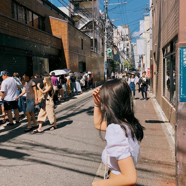 co nen tach doan khi di du lich theo tour? va neu muon thi du khach can lam gi de van te nhi va an toan? - anh 1