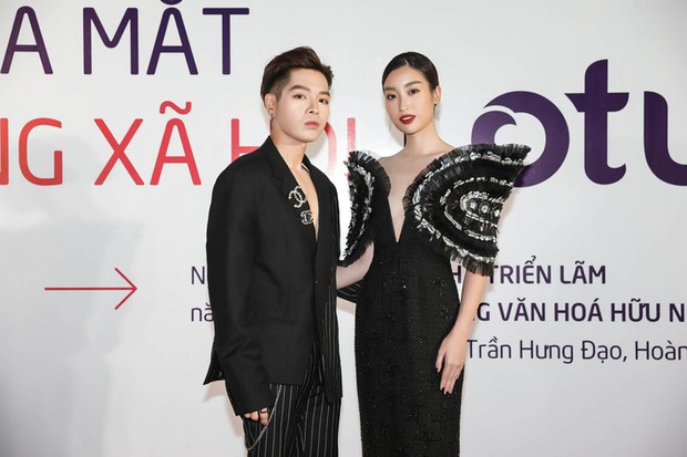 Đỗ Mỹ Linh diện đầm Công Trí tại sự kiện ra mắt MXH Lotus, đụng hàng với sao quốc tế vẫn tỏa sáng nhờ thần thái - Ảnh 2. Đỗ Mỹ Linh diện đầm Công Trí tại sự kiện ra mắt MXH Lotus, đụng hàng với sao quốc tế vẫn tỏa sáng nhờ thần thái - Ảnh 2.