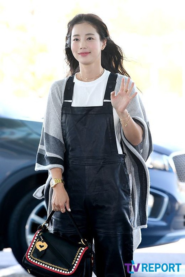 Dàn mỹ nhân Hàn gây bão sân bay: Jisoo lấn át Hoa hậu Hàn đẹp nhất thế giới, diễn viên vô danh gây chú ý vì quá xinh - Ảnh 15.