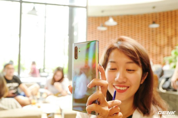 Cho iFan cầm thử Galaxy Note10+: Chỗ nào hay hơn iPhone, chỗ nào còn chưa được tốt? - Ảnh 9.
