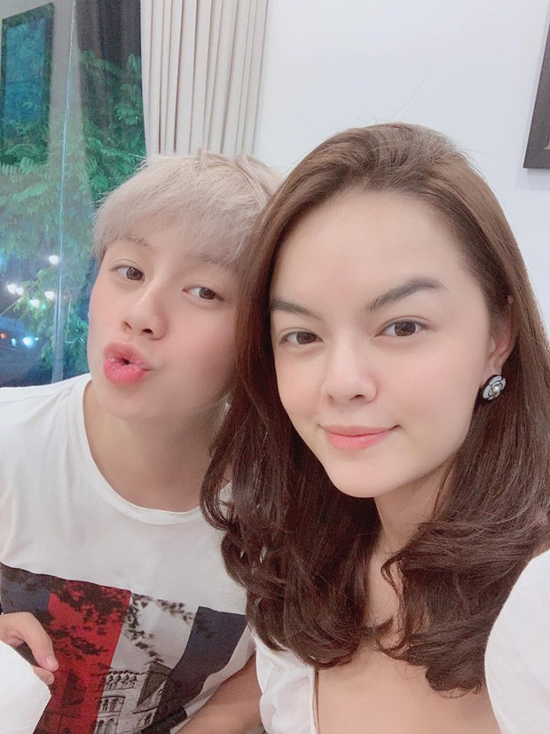 Bất ngờ hội ngộ chung khung hình, ai ngờ Phạm Quỳnh Anh hơn tomboiloichoi Bảo Hân tới 16 tuổi? - Ảnh 1. Bất ngờ hội ngộ chung khung hình, ai ngờ Phạm Quỳnh Anh hơn tomboiloichoi Bảo Hân tới 16 tuổi? - Ảnh 1.