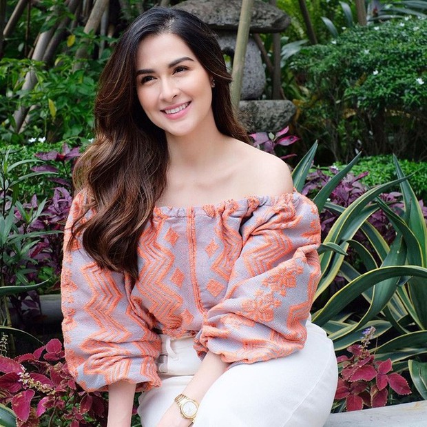 Vừa cắt tóc, mẹ 3 con đẹp nhất Philippines khiến dân tình ngỡ ngàng vì quá giống Song Hye Kyo - Ảnh 1. Vừa cắt tóc, mẹ 3 con đẹp nhất Philippines khiến dân tình ngỡ ngàng vì quá giống Song Hye Kyo - Ảnh 1.