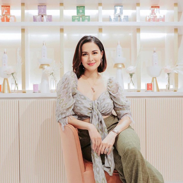 Vừa cắt tóc, mẹ 3 con đẹp nhất Philippines khiến dân tình ngỡ ngàng vì quá giống Song Hye Kyo - Ảnh 2. Vừa cắt tóc, mẹ 3 con đẹp nhất Philippines khiến dân tình ngỡ ngàng vì quá giống Song Hye Kyo - Ảnh 2.