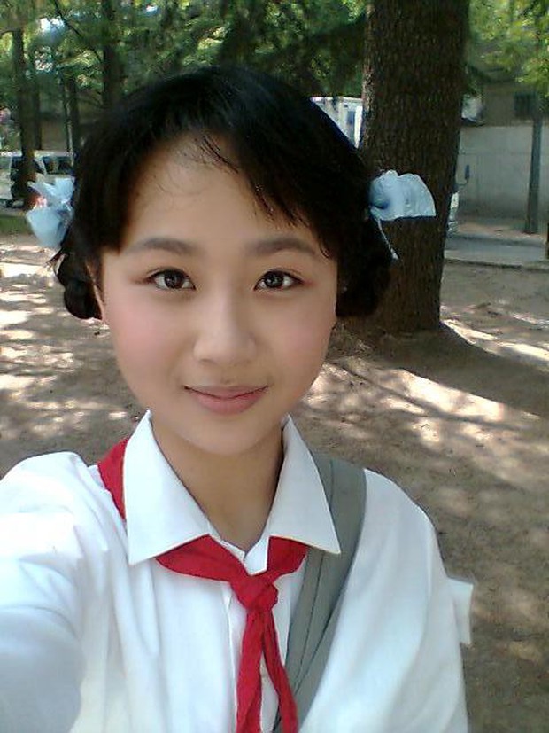 Nhan sắc của các mỹ nhân Cbiz đình đám thời đi học: Ai cũng gây choáng vì quá đẹp, riêng Dương Tử gây tranh cãi - Ảnh 18. Nhan sắc của các mỹ nhân Cbiz đình đám thời đi học: Ai cũng gây choáng vì quá đẹp, riêng Dương Tử gây tranh cãi - Ảnh 18.