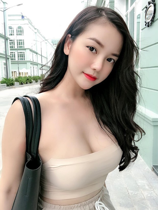 Dàn girl xinh có vòng 1 “khủng” xấp xỉ 100cm: Người được netizen quốc tế truy lùng, người cực giỏi kinh doanh - Ảnh 1.