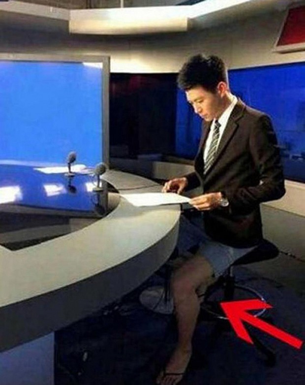 Bí mật thời trang của các BTV nổi tiếng: đằng sau vẻ ngoài chỉn chu là những khoảnh khắc chữa cháy bô nhếch hài hước - Ảnh 9. Bí mật thời trang của các BTV nổi tiếng: đằng sau vẻ ngoài chỉn chu là những khoảnh khắc chữa cháy bô nhếch hài hước - Ảnh 9.