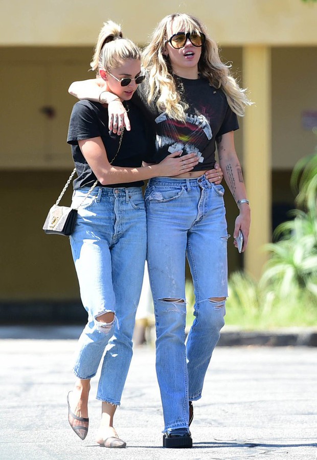 Tình cảm đi lên, Miley Cyrus mạnh tay chi gần 200 tỷ mua dinh thự để dọn về sống chung với bạn gái - Ảnh 2. Tình cảm đi lên, Miley Cyrus mạnh tay chi gần 200 tỷ mua dinh thự để dọn về sống chung với bạn gái - Ảnh 2.