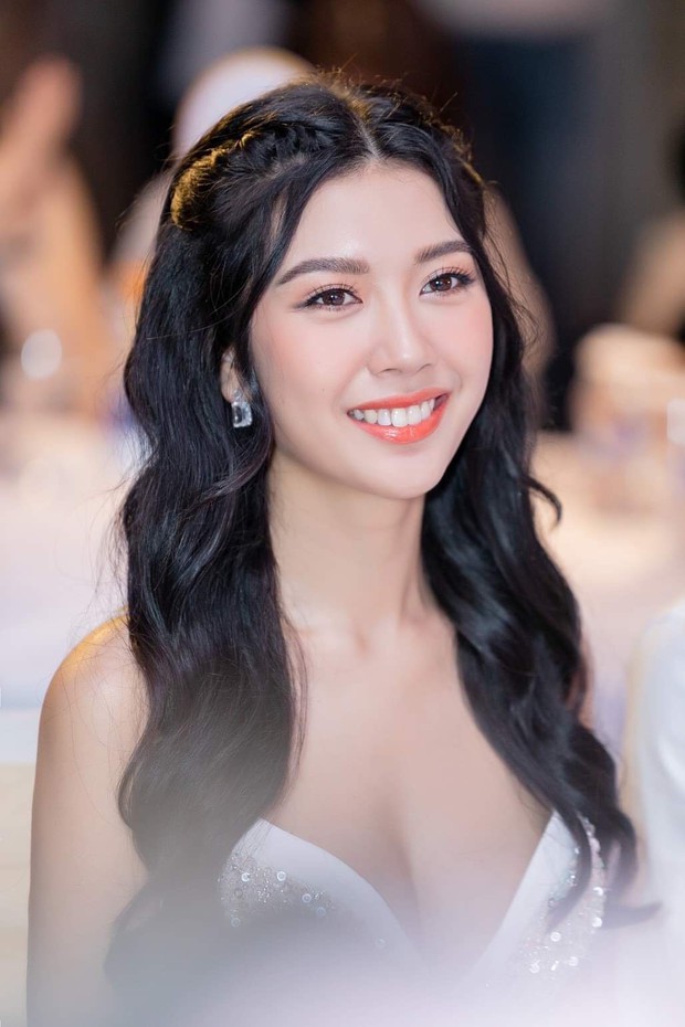 Học vấn dàn ứng viên Hoa hậu Hoàn vũ Việt Nam 2019: Thuý Vân tưởng ghê gớm nhưng vẫn chưa bằng nhiều đàn em khác - Ảnh 1.