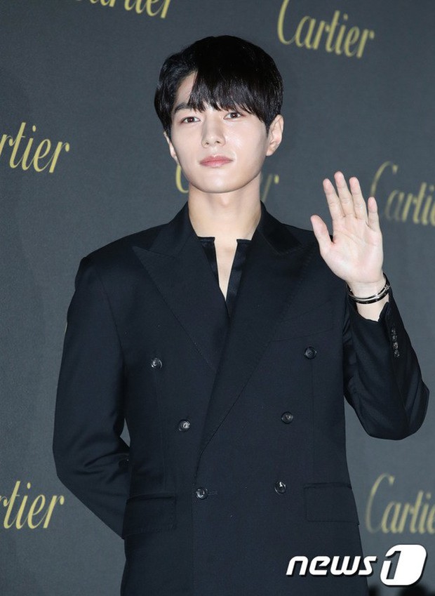 Dàn sao hạng A đổ bộ siêu sự kiện: Jisoo (BLACKPINK) đè bẹp Shin Min Ah, đau đầu vì quân đoàn nam thần quá hot hội tụ - Ảnh 16. Dàn sao hạng A đổ bộ siêu sự kiện: Jisoo (BLACKPINK) đè bẹp Shin Min Ah, đau đầu vì quân đoàn nam thần quá hot hội tụ - Ảnh 16.