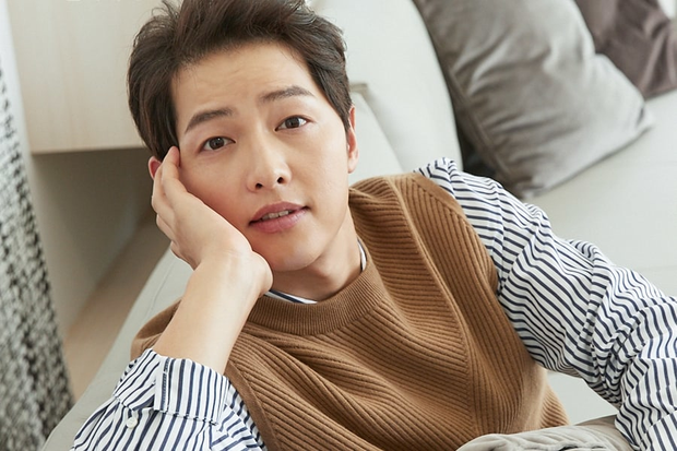 Đón sinh nhật đầu tiên hậu ly hôn, Song Joong Ki vừa khóc vừa lộ clip trông hốc hác đáng báo động - Ảnh 3. Đón sinh nhật đầu tiên hậu ly hôn, Song Joong Ki vừa khóc vừa lộ clip trông hốc hác đáng báo động - Ảnh 3.
