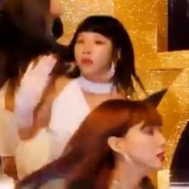 TWICE tung teaser MV: Nhạc catchy và vũ đạo cực ấn tượng, nhưng fan lại cười bò với sự xuất hiện đặc biệt của... Trang Hý - Ảnh 3.