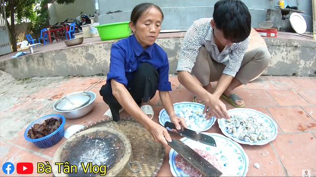 Bánh bao siêu to khổng lồ hiệu Bà Tân Vlog: vỏ dày cộp, vỏn vẹn ít nhân mà còn dính như chưa chín nhưng vẫn cứ là ngon bá cháy với đàn cháu - Ảnh 4.