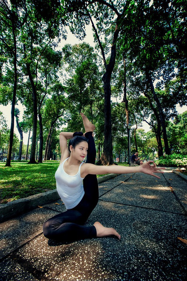 Đâu chỉ Sĩ Thanh, nhiều mỹ nhân Việt cũng không ngần ngại khoe trình yoga ở mức độ thượng thừa với hàng loạt tư thế khó - Ảnh 24.