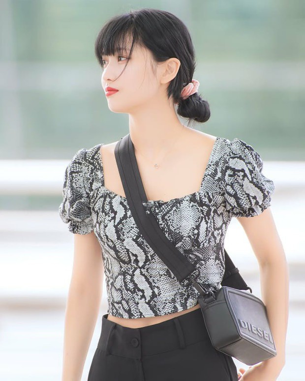 Bình thường là thế nhưng tóc búi thấp lại đang được idol Hàn sủng nịnh, càng ngắm càng thấy sang quá đỗi - Ảnh 7. Bình thường là thế nhưng tóc búi thấp lại đang được idol Hàn sủng nịnh, càng ngắm càng thấy sang quá đỗi - Ảnh 7.