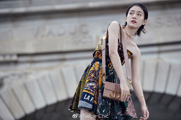 2 nàng thơ xứ Trung sang Paris dự sự kiện: Angela Baby đẹp xuất sắc, lập tức biến đồng nghiệp thành mắc áo di động - Ảnh 9. 2 nàng thơ xứ Trung sang Paris dự sự kiện: Angela Baby đẹp xuất sắc, lập tức biến đồng nghiệp thành mắc áo di động - Ảnh 9.