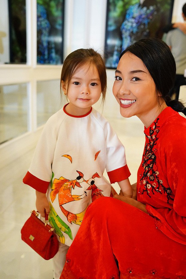 Cuộc sống hội cô chiêu, cậu ấm Vbiz: Toàn trong biệt thự triệu đô, vú em biết 2 thứ tiếng, học phí hàng trăm triệu - Ảnh 23. Cuộc sống hội cô chiêu, cậu ấm Vbiz: Toàn trong biệt thự triệu đô, vú em biết 2 thứ tiếng, học phí hàng trăm triệu - Ảnh 23.
