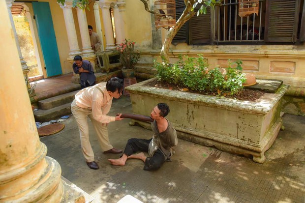 Vừa chết tức tưởi ở Sét Trong Mưa, Hứa Minh Đạt lên Facebook trấn an khán giả sẵn tiện spoil luôn vai mình chưa hết? - Ảnh 2.