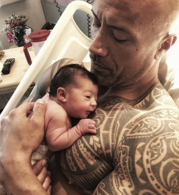 Who is the beauty that makes the rough giant Dwayne Johnson the most gentle man on the planet? - Photo 7.