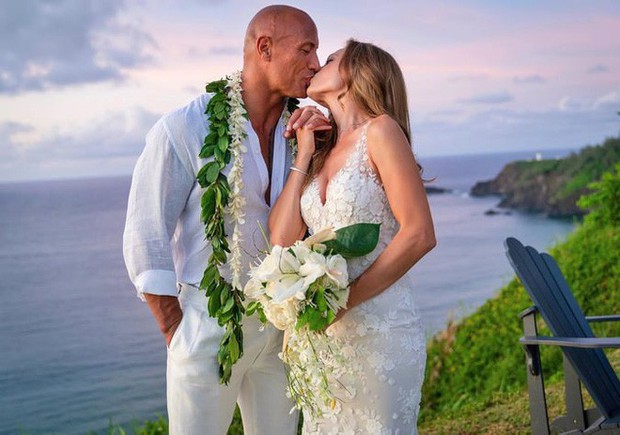 Who is the beauty that makes the rough giant Dwayne Johnson the most gentle man on the planet? - Photo 8.