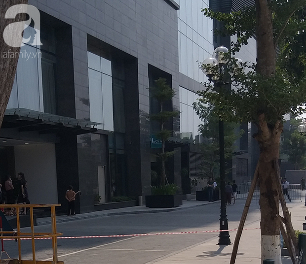 Hà Nội: Một người đàn ông nghi tử vong bất thường dưới sân tòa nhà cao cấp - Ảnh 2.