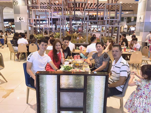 Hạnh phúc như bạn gái Đình Trọng: Được cả gia đình bạn trai ở bên cùng đón sinh nhật - Ảnh 4.