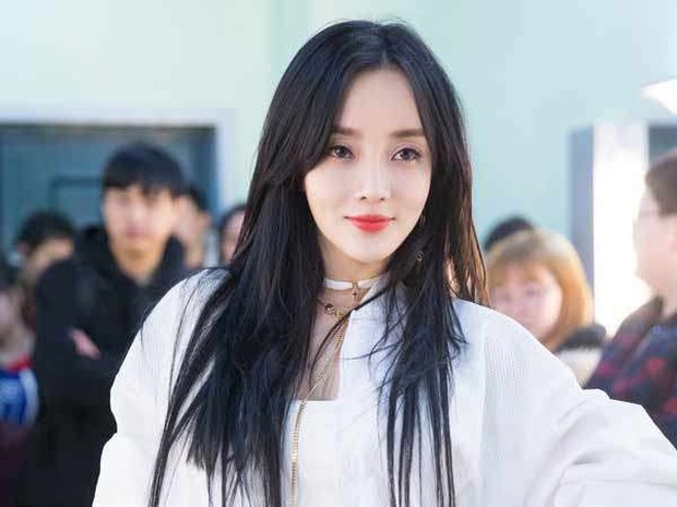Be sure you are cảm sừng Giả Nãi Lượng, sự nghiệp bị đóng băng, Lý Tiểu Lộ chuyển sang bán hàng online và nhận kết quả bờt ngờ - 1nh 1. Be sure you are cảm sừng Giả Nãi Lượng, sự nghiệp bị đóng băng, Lý Tiểu Lộ chuyển sang bán hàng online và nhận kết quả bờt ngờ - 1nh 1.
