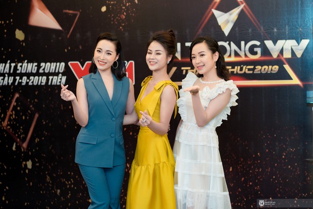 Sự kiện quy tụ dàn sao của vũ trụ VTV: Thu Quỳnh hiếm hoi xuất hiện cùng MC Minh Hà sau 4 năm ồn ào tình tay ba - Ảnh 5. Sự kiện quy tụ dàn sao của vũ trụ VTV: Thu Quỳnh hiếm hoi xuất hiện cùng MC Minh Hà sau 4 năm ồn ào tình tay ba - Ảnh 5.