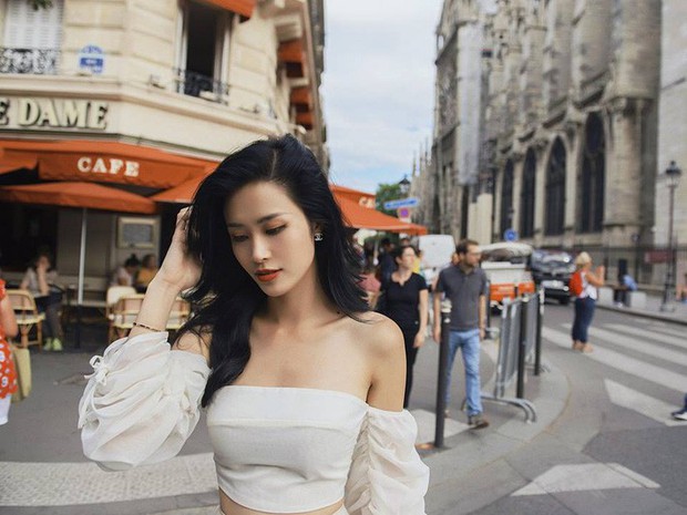 Sắp lấy chồng, Đông Nhi càng nhiệt tình khoe eo thon dáng chuẩn, street style còn ngập tràn đồ hiệu ai nhìn cũng phát thèm - Ảnh 2.