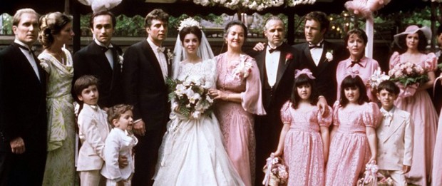 5 đám cưới thế kỉ trên màn ảnh Hollywood: Edward - Bella cưới nhau ở Chạng Vạng lộng lẫy không thua gì Justin Bieber - Hailey Baldwin - Ảnh 3.