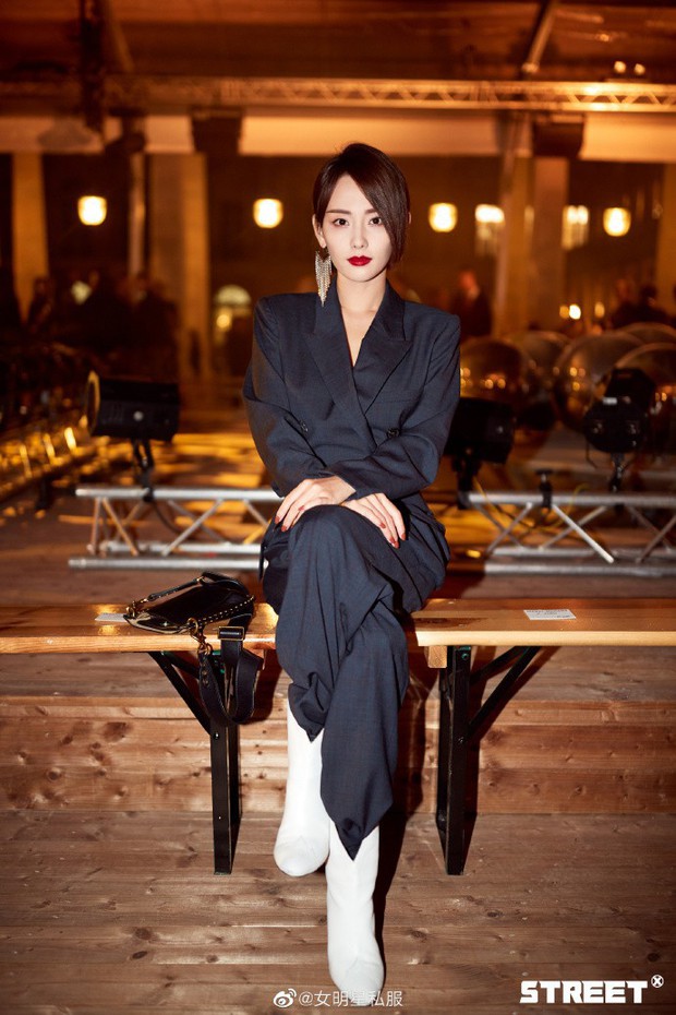 Trương Gia Nghê - nàng thơ châu Á tại Paris Fashion Week: Bánh bèo hay cool ngầu đều toát lên khí chất lu mờ vạn vật - Ảnh 7.